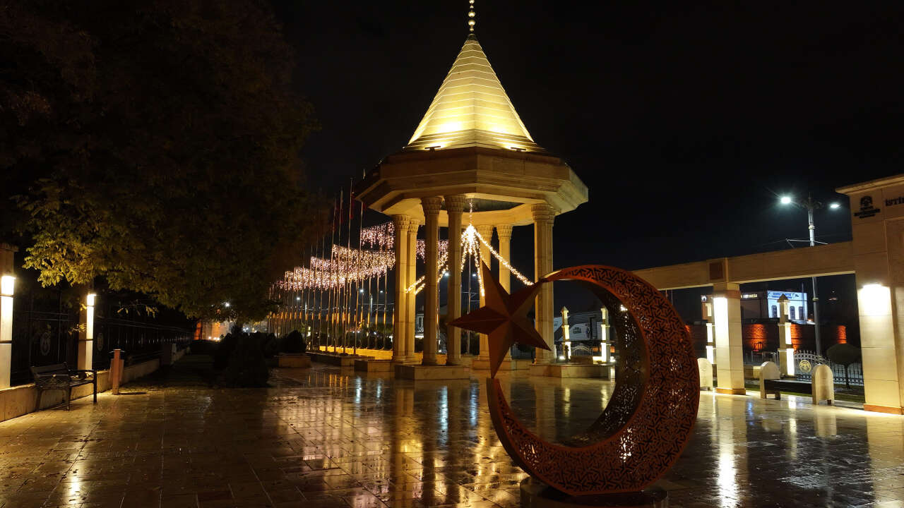 Şeb-i Arus için ışıklandırılan Konya sokaklarında görsel şölen oluştu 11